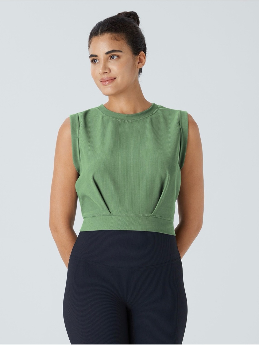 Halara Patitoff Sleeveless Green Cropped Tank Top pet hair resistant crewneck M